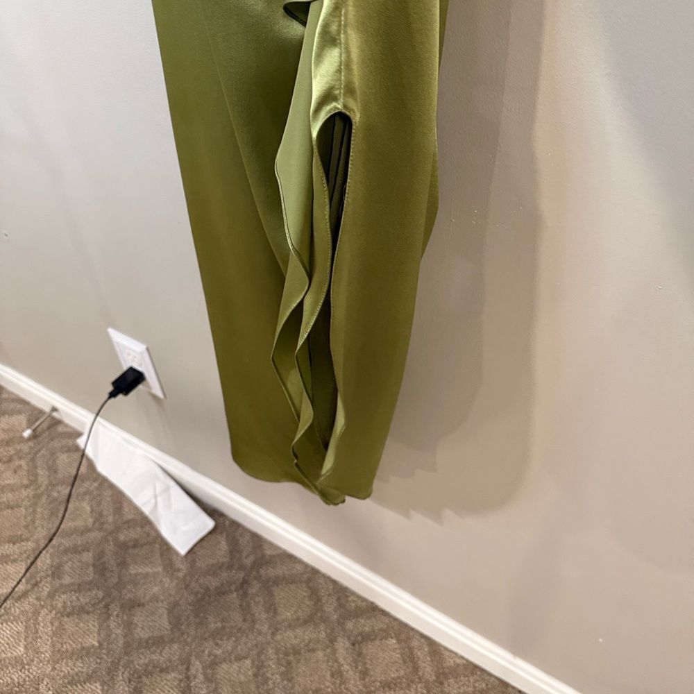 Kay Unger vintage Asymmetrical Olive green Dress with ruched waist and tiny slit - Picture 4 of 9